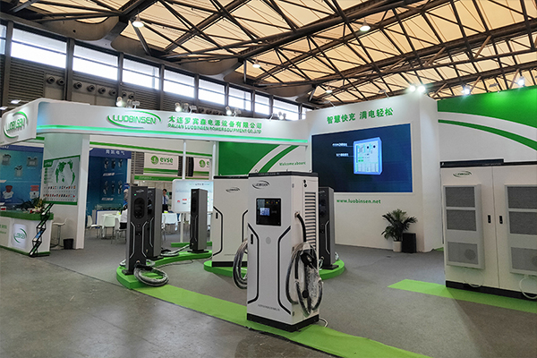 Luobinsen’s fifth generation charger made a perfect appearance at the Shanghai exhibition